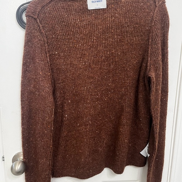 Old navy sweater from last year, worn twice, medium, fitted, color brown! - Picture 4 of 4